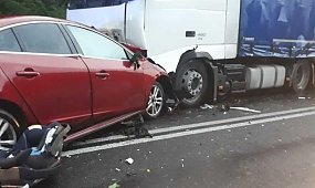 Pod Łodzią zginęła lekarka z mężem. Ich córeczka przeżyła. Poruszające pożegnanie przyjaciół...