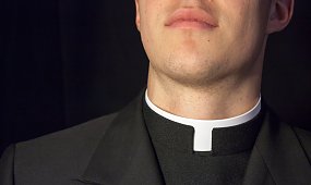 "Ksiądz doradza mi w kwestiach wychowania dzieci. Skąd niby ma wiedzieć, jak to robić?!"