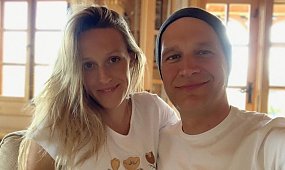 Aleksandra Żebrowska pokazała jak krami piersią na Instagramie. Przy okazji utarła nosa hejterom
