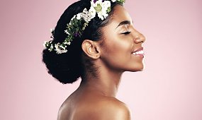 Makijaż boho - lekki, modny i naturalny. Jak go wykonać?