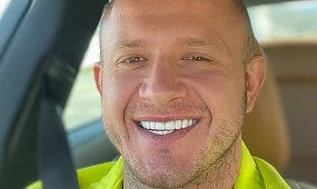 Kosmiczne zarobki Dawida Narożnego za hit "Ona działa na mnie jak". 109 milionów robi wrażenie