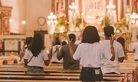 Czy pasterka jest obowiązkowa? Wielu katolików co roku popełnia ten sam błąd. Kościół mówi jasno