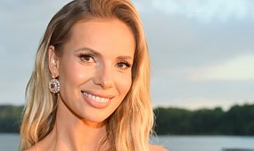 Izabela Janachowska eksponuje ciążowe krągłości w staniczku i prześwitach. Bezwstydny luksus kłuje w oczy