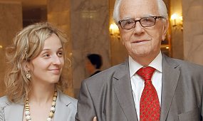 Wybitny aktor wykreślił ją z testamentu, a Polacy wieszczyli jej upadek! Kamila Łapicka zszokowała wszystkich. Tak dziś żyje [zdjęcia]