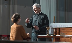 Koniec celibatu stanie się faktem! Biskup postawił ultimatum i już szkoli żonatych na księży