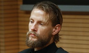 Sebastian Fabijański szuka miłości na Tinderze. Aktor gorzko wyznaje, co go tam spotyka