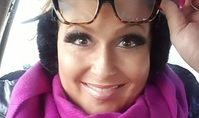 Kasia Skrzynecka szczupła jak niteczka wdzięczy się przed obiektywem. Fani porównują ją do modelki [zdjęcie]