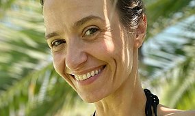 Joanna Koroniewska zrzuciła ciuszki w Dubaju. W tym skąpym bikini wygląda zniewalająco [wideo]