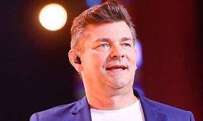 Zenon Martyniuk chałturzy na otwarciu kebaba! Król disco polo w oparach mięsa i darmowych sosów [wideo]