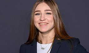 Julia Szeremeta wypięła wyrzeźbione ciało pod wodospadem. Rozgogolona wicemistrzyni olimpijska pokazała niemal wszystko. "Figura bogini" [zdjęcie]