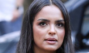 Klaudia El Dursi bez grama makijażu eksponuje ciało w tropikach. Lansuje gorący trend i żegna się z rajem [zdjęcie]