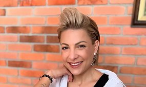 Magdalena Narożna wywija biodrami w mikroskopijnym bikini. Fanom aż opadły szczęki: "Boska Latynoska" [wideo]