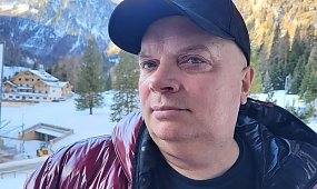 Krzysztof Skiba wziął kolejny ślub z młodszą pięknością. A to wszystko w rajskich warunkach [zdjęcia]