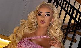 Izabela Macudzińska powitała Nowy Rok bez stanika. Wyeksponowała powiększone atuty w pełnej krasie [zdjęcia]