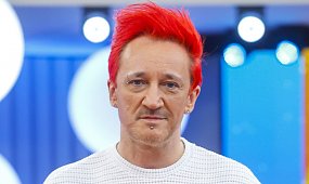 Michał Wiśniewski dokazuje na terenie swojej willi. Z 5-letnim synem pozuje na budowie [zdjęcie]