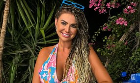 Maja Rutkowski świeci głębokim dekoltem i wygładzonym czołem na Rodos. Nagle ujawniła prawdę [zdjęcie]