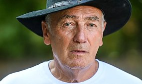 Karol Strasburger mówi wprost o późnym ojcostwie. Ta szczera prawda wbija w fotel. "Nie ma co czarować"