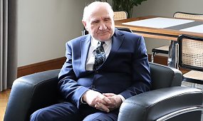 Maturzysta-rekordzista nie odpuszcza! Józef Peruga ma 87 lat i wielki plan na maj. "Z wykształceniem żyje się łatwiej"