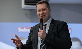 Z maszyny losującej wypadł... PROFESOR Przemysław Czarnek! Kaczyński ogłosił kandydata na premiera w Krakowie.