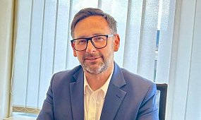 Szczerozłoty Daniel zapomniał, że jest na antenie na żywo. Poleciała taka wiązanka, że boki zrywać [wideo]