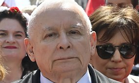 Pobraliśmy aplikację Biało-Czerwoni. Z pustego to i Salomon nie naleje [recenzja]