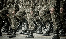 Wojsko wyśle listy do 235 tys. osób. Sprawdź swój rocznik – te osoby muszą stawić się przed komisją [lista]