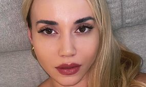 Szokujący seans afirmacji u Schreiber. Celebrytka uczy córkę "pewności siebie", a internauci miażdżą: "To jest tresura!"
