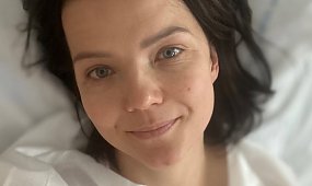 Joanna Jabłczyńska z rozległym opatrunkiem na szyi. Okłamała samą siebie: "Doprowadziłam organizm do takiego stanu" [zdjęcie]