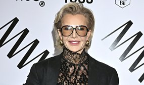 Racewicz ma 52 lata i niczego się nie wstydzi. Gdy pojawiła się w "nagiej" sukience, wszyscy patrzyli tylko na jedno