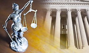 Jego żona i dwie córeczki nie żyją. Sąd właśnie uchylił mu dożywocie. Powód wbija w fotel