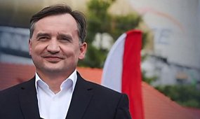 "Proszę o interwencję!". Ziobro nagle przerwał program, chwycił za telefon i zadzwonił na policję. W TV Republika zapadła głucha cisza [wideo]