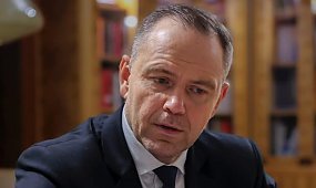 Sensacyjne odkrycie o przeszłości Karola Nawrockiego. Mało kto wiedział, co robił w "szatni". Trener przerywa milczenie: "Chłopak postawny, silny"