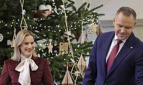 Nawrocki cieszył się jak dziecko, gdy zrobił TO pod choinką. "Każdego korci, ale mało kto ma odwagę to zrobić" [wideo]