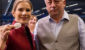 Marta Nawrocka przyćmiła wszystkich na kiermaszu. Ten jeden szczegół jej stroju mówi wszystko