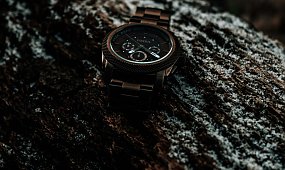 Zegarek wojskowy – sprzęt zaprojektowany do trudnych warunków