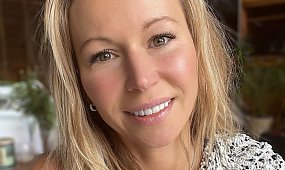 "Czeska Ewa Chodakowska" ma tyle samo lat i ciało bogini. Niewielu wie, że kiedyś grała w filmach dla dorosłych [dużo zdjęć]