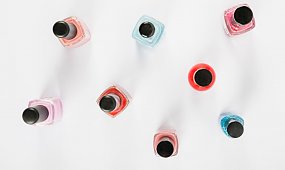 Najtrwalsze lakiery do paznokci – na co zwrócić uwagę przy zakupie?