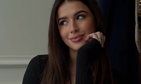 Rozchełstana Roksana Węgiel rozgrzała sieć do czerwoności. Pręży się w mikroskopijnym stroju. Kevin Mglej nie wytrzymał i wypalił prosto z mostu [zdjęcie]