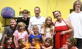 Dominika Clarke, matka pięcioraczków z Horyńca, zdradza, ILE miesięcznie ZARABIA! Fani w szoku