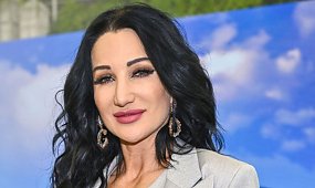 Justyna Steczkowska w balowej sukni na gali... robota kuchennego. "Kiedyś Eurowizja, teraz Thermowizja". Nagranie jest hitem [WIDEO]