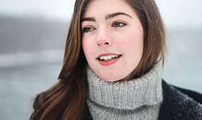 Przebarwienia na twarzy: Dlaczego powstają i jak skutecznie je redukować?