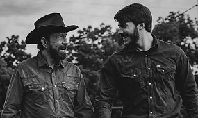 Szok po śmierci Chucka Norrisa! Syn zdradza poruszające kulisy i żegna ojca w przejmujących słowach