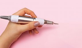 Jak wybrać frezarkę do paznokci?