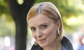 Golusieńka Halina Mlynkova wije się w pościeli. Fani oburzeni: "Gdzie dawna klasa?"