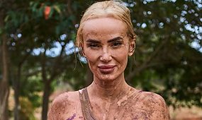 Izabela Macudzińska cała w błocie eksponuje powiększone atuty bez stanika. Widać wszystko jak na dłoni [zdjęcia]