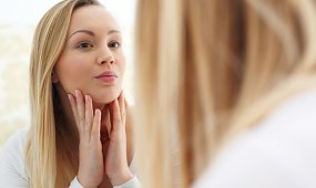 7 nawyków, które sprawiają, że skóra wygląda młodziej