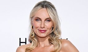 Sylwia Gliwa w mikroskopijnej mini. Gorset niemal pękał w szwach, fani grzmią: "Pani Sylwio, czy to nie przesada?" [ZDJĘCIA]