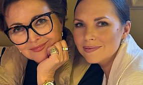 Rodzinne wakacje Kwaśniewskich. Byczą się we Włoszech. Jeden szczegół na zdjęciu Jolanty sprawił, że fani oniemieli: "Jedyna taka" [zdjęcia]