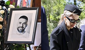 Doda pożegnała Łukasza Litewkę. Czarne róże i napis na szarfie odebrały mowę żałobnikom. Mocny przekaz