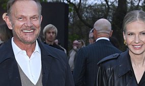 Edyta Pazura w płaszczu z "Matrixa" i białych butach skradła show. Fani patrzą tylko na jeden szczegół: "Genialne czy wpadka?" [zdjęcia]